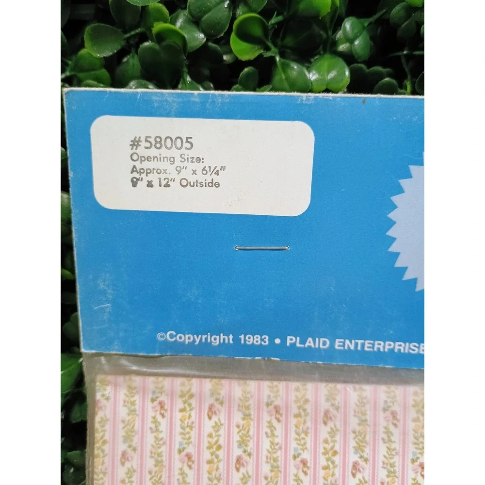 Vintage 1983 Millie's Shapely Mats Plaid 58005 Oval Floral‎ Picture Mat Pattern